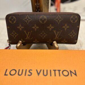 Louis Vuitton Porte Feuille Clémence Monogram Wallet with Fuscia Interior